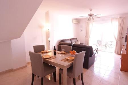 Amplio Apartamento Con Piscina Cerca De La Playa 네르하 외부 사진