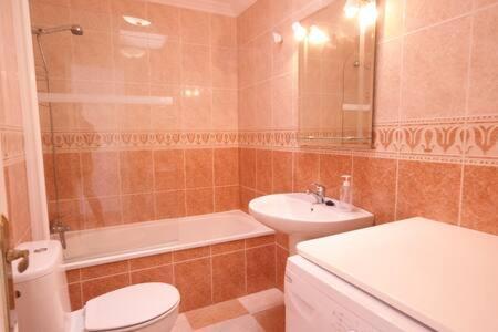 Amplio Apartamento Con Piscina Cerca De La Playa 네르하 외부 사진