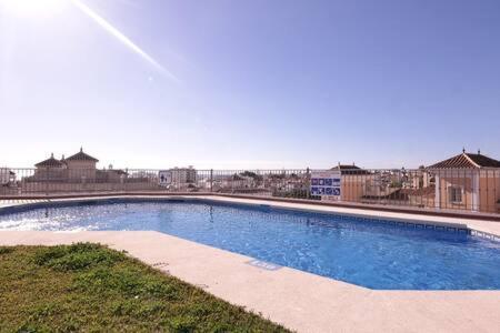 Amplio Apartamento Con Piscina Cerca De La Playa 네르하 외부 사진