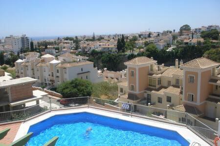 Amplio Apartamento Con Piscina Cerca De La Playa 네르하 외부 사진